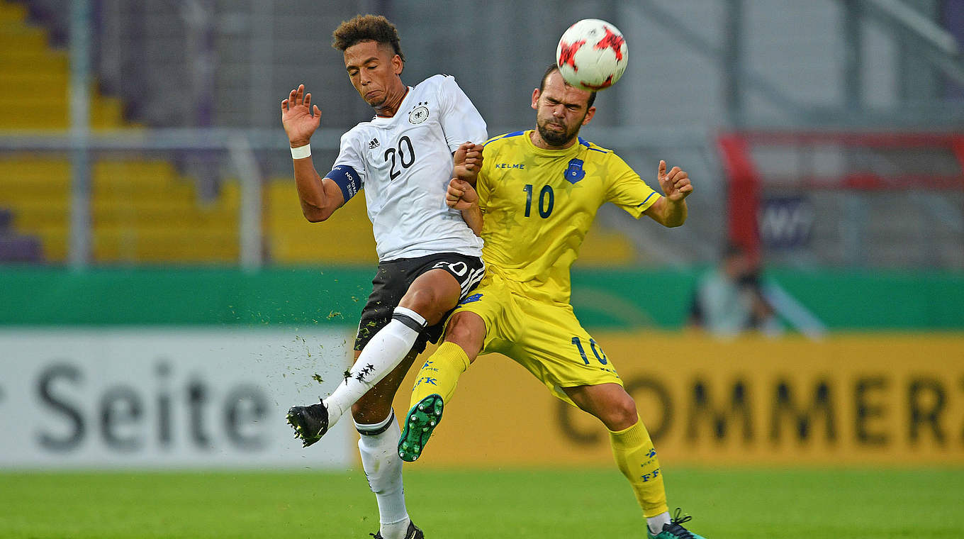 Geht mit der Kapitänsbinde voran: der Interimsspielführer Thilo Kehrer (l.) © 2017 Getty Images