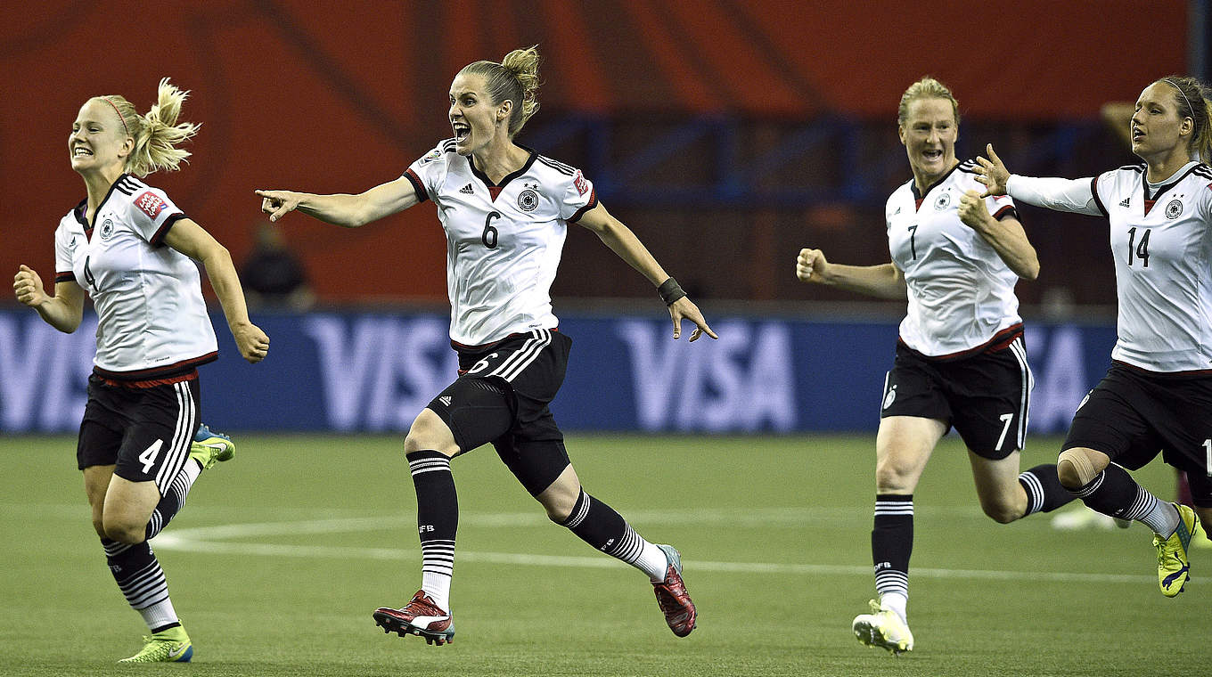 Dort tut sich Deutschland gegen Frankreich schwer und erreicht erst über das Elfmeterschießen das Halbfinale © AFP/Getty Images