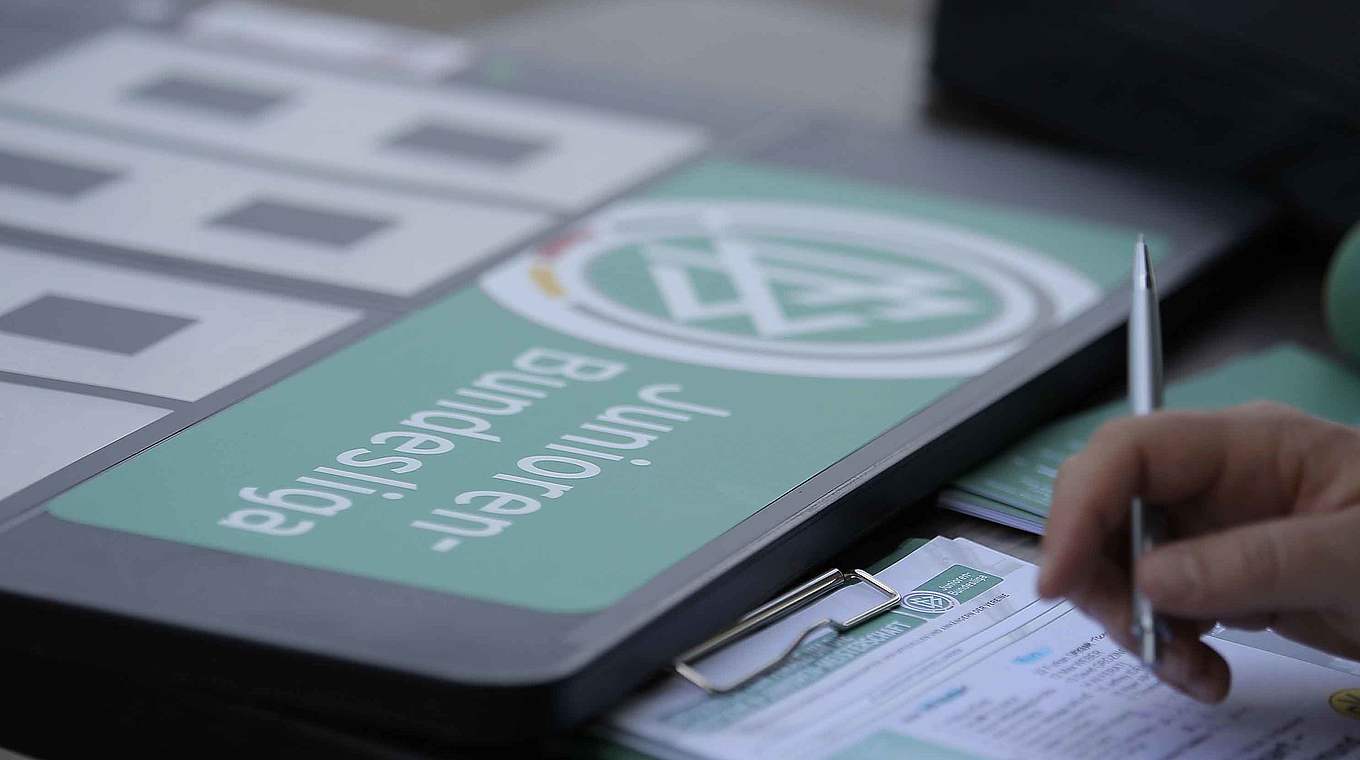 Zweiter Saisonsieg: Wehen Wiesbaden klettert auf einen Nichtabstiegsplatz © 2015 Getty Images