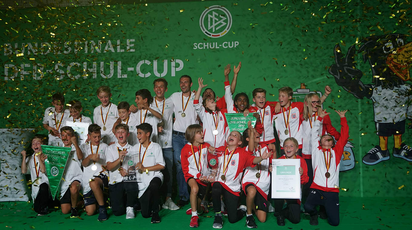 Strahlende Sieger der Finalspiele: Baden-Württemberg und Hessen © DFB