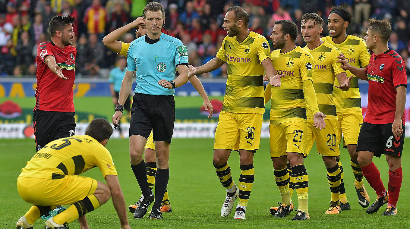 An example of when VAR worked perfectly - Freiburg vs. BVB © imago/Jan Huebner
