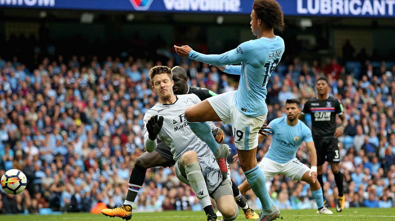 Leroy Sané gives high-flying Manchester City the lead
 © 2017 Getty Images