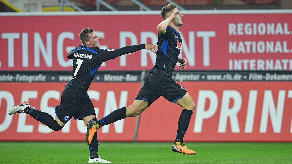 Spieler des 10. Spieltags: Dennis Srbeny (r.) vom SC Paderborn 07 © 2017 Getty Images