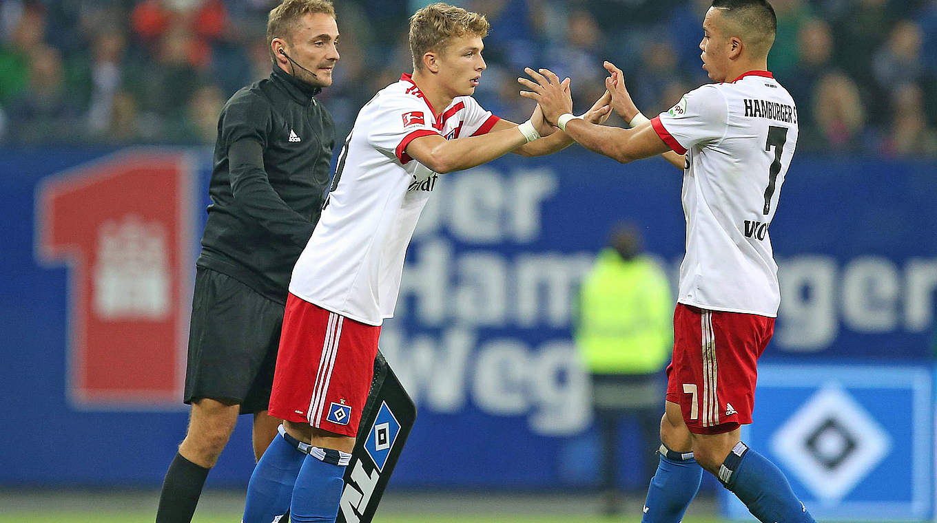 Jann-Fiete Arp (front left) was brought on for Bobby Wood in the 89th minute © imago/MIS