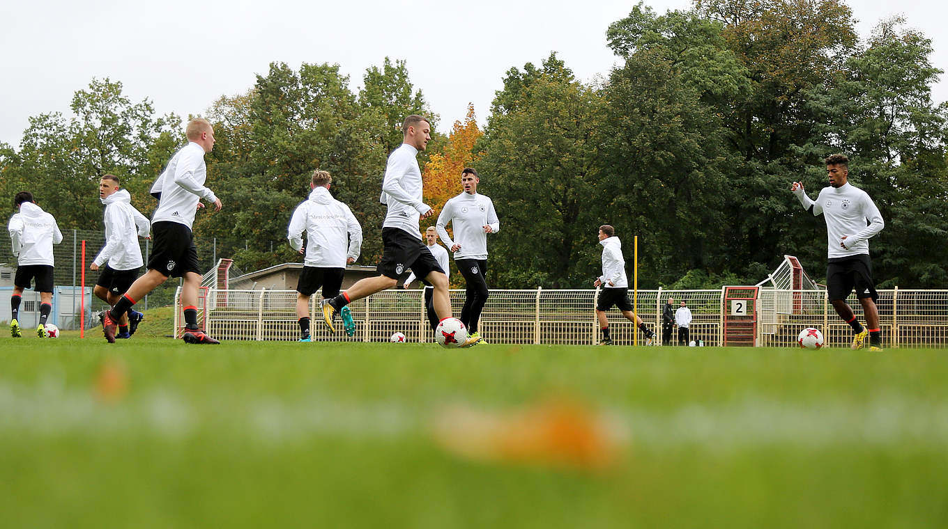 Henrichs (r.): "Viele der Jungs bei der U 21 kenne ich aus früheren U-Nationalteams" © DFB