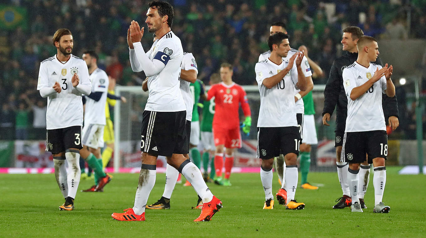 Hummels (front left): "We gave a great performance with a spectacular goal to kick it off." © 2017 Getty Images