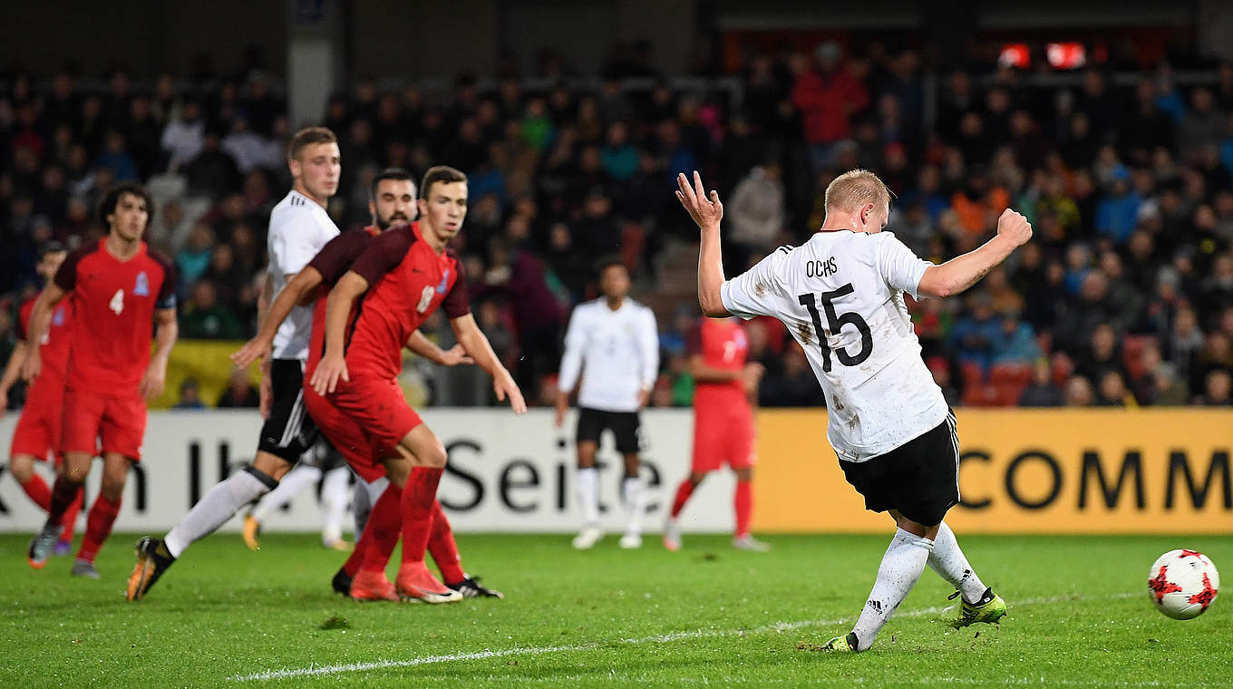 Traf bei seinem Debüt für die U 21 gleich doppelt: Philipp Ochs (r.) © 2017 Getty Images