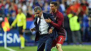 Finale EM 2016: Ronaldo als 'Co-Trainer' an der Seitenlinie © 2016 Getty Images