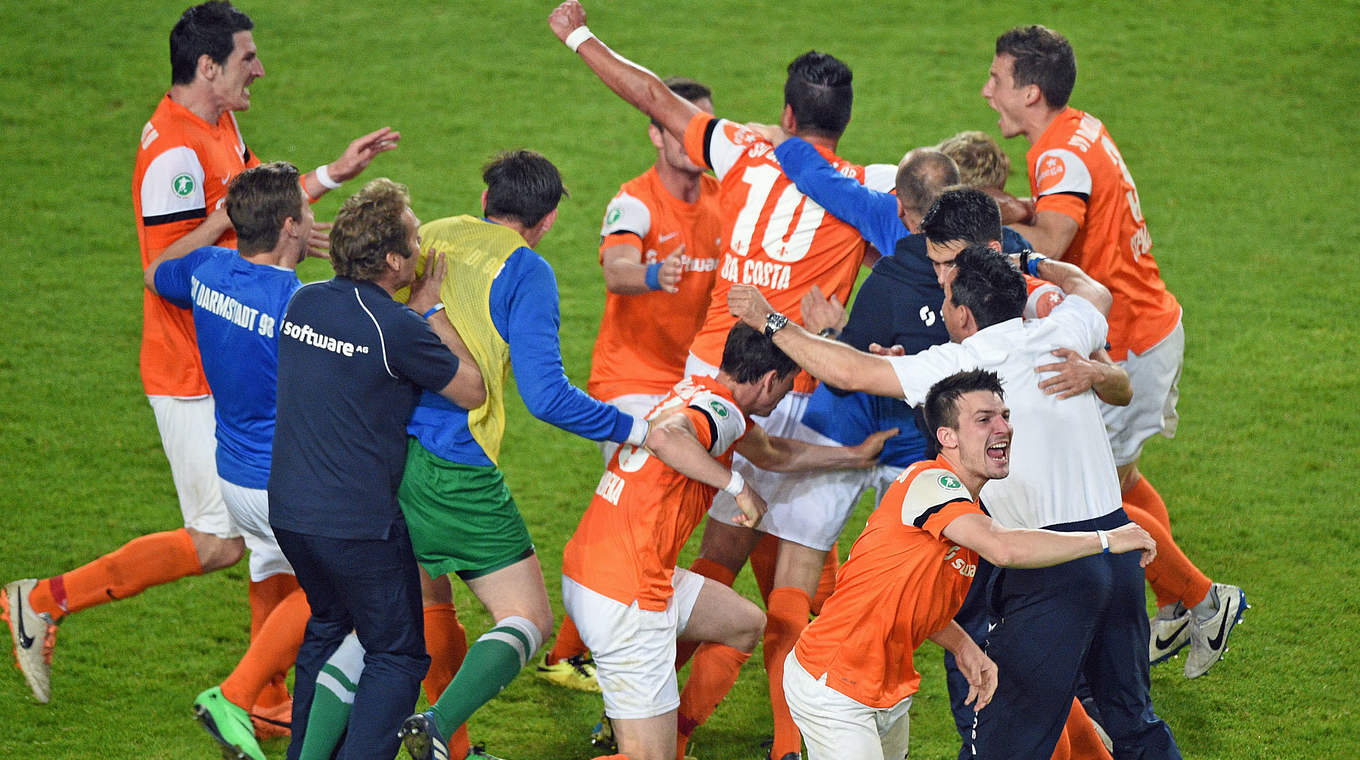 Jubel nach dem Relegationskrimi 2014: der SV Darmstadt 98 © 2014 Getty Images