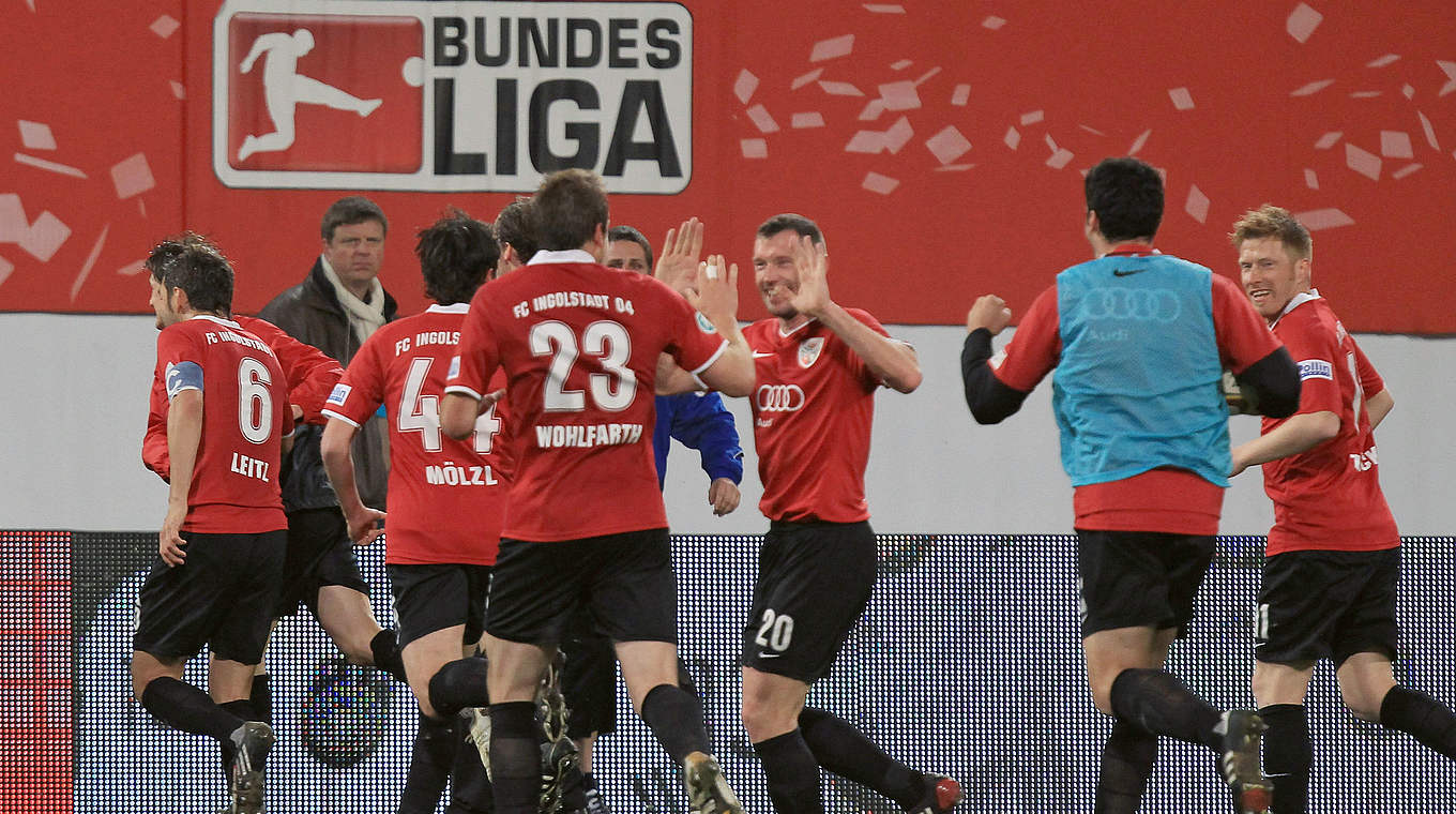 Jubel nach dem Sieg in der Zweitligarelegation 2010: der FC Ingolstadt © 2010 Getty Images