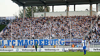 Freuen sich auf den Pokalkracher gegen den BVB: die Fans des 1. FC Magdeburg © 2017 Getty Images