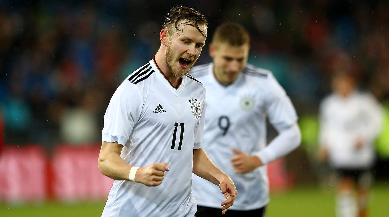 Abstauber versenkt: DFB-Stürmer Christian Teuchert freut sich über sein Tor zum 1:0 (31.) © 2017 Getty Images