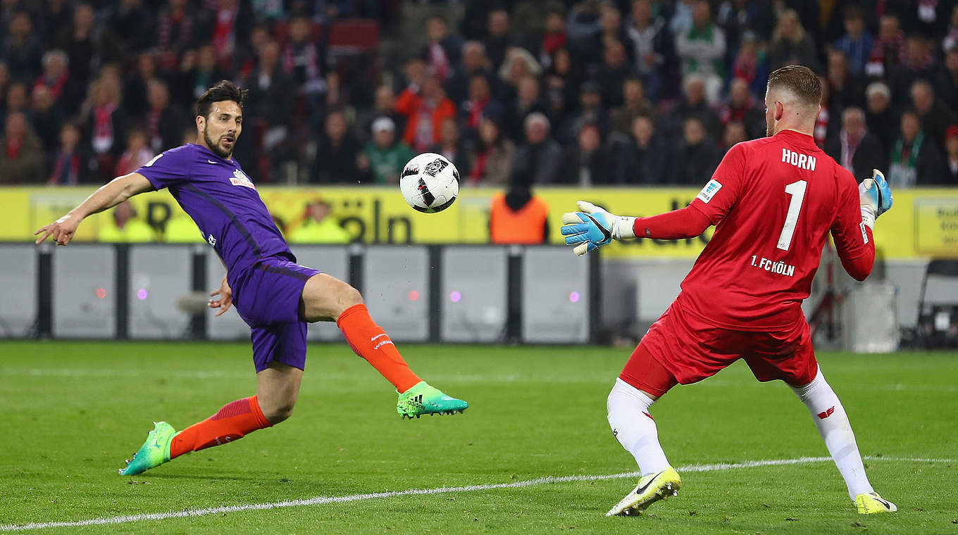 Ausländischer Bundesligapieler mit den meisten Spielen sowie Toren: Claudio Pizarro © 2017 Getty Images