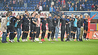 Zehnter Sieg im zwölften Saisonspiel: Der SC Paderborn bleibt an der Spitze © 2017 Getty Images