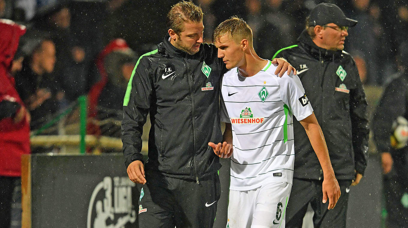 "Ein einmaliges Ereignis": Werder-Trainer Florian Kohfeldt (l.) über das 1:7 in Paderborn © 2017 Getty Images