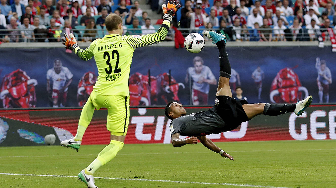 Artistisch: Bayern-Star Thiago (r.) beim letzten Gastauftritt in Leipzig © 2017 Getty Images