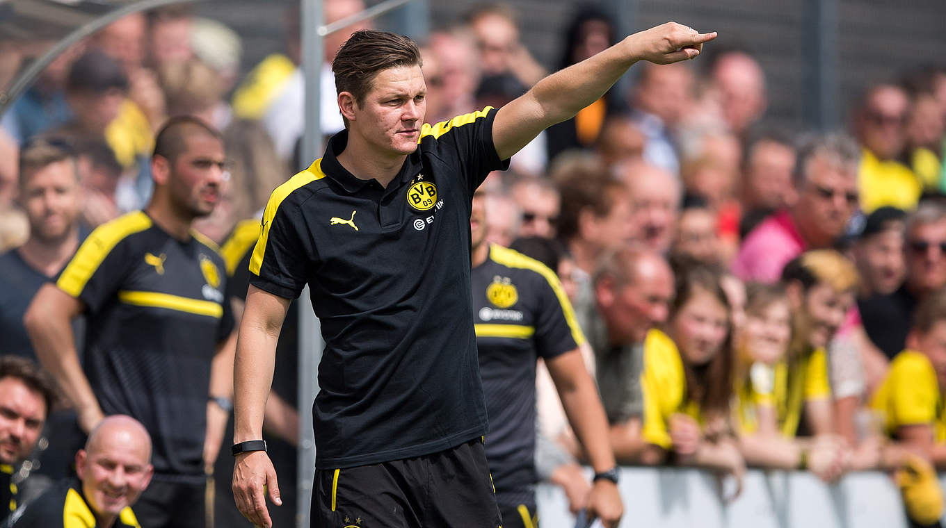 Unbesiegter Herbstmeister: Dortmunds U 17-Trainer Sebastian Geppert © 2017 Getty Images