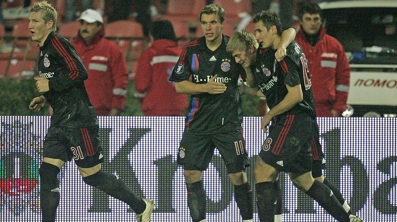 Später Jubel in Belgrad: Toni Kroos (2.v.r.) führt die Bayern zum Sieg © 2007 Getty Images