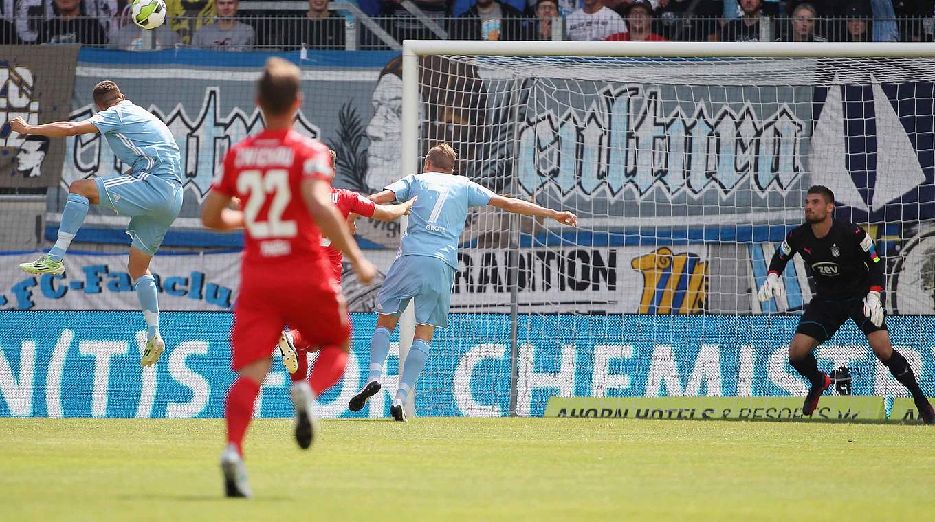 Acht Treffer in 13 Spielen: Daniel Frahn (l.) belebt die Chemnitzer Offensive © 2017 Bongarts/Getty Images