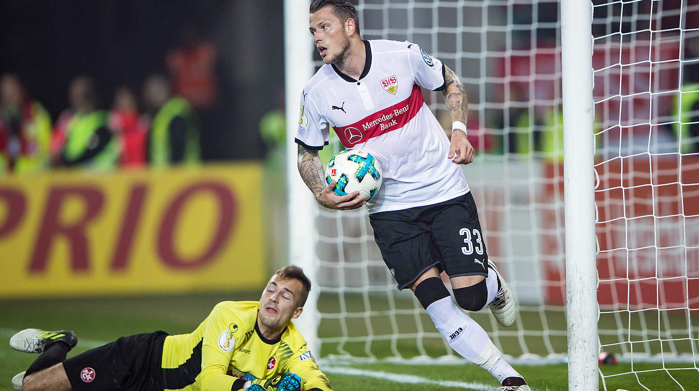 Torschütze und Führungsspieler: Stuttgarts Daniel Ginczek (r.)  © 2017 Getty Images