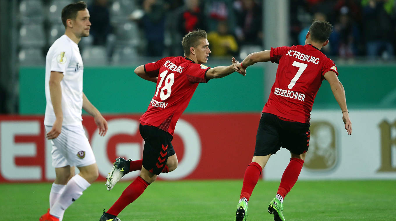 Erzielt zwischenzeitlichen Ausgleich: der Olympia-Zweite Nils Petersen (M.) © 2017 Getty Images