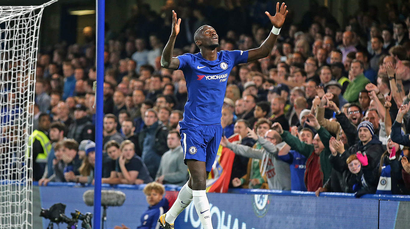 Antonio Rüdiger celebrates opening the scoring © 2017 Getty Images