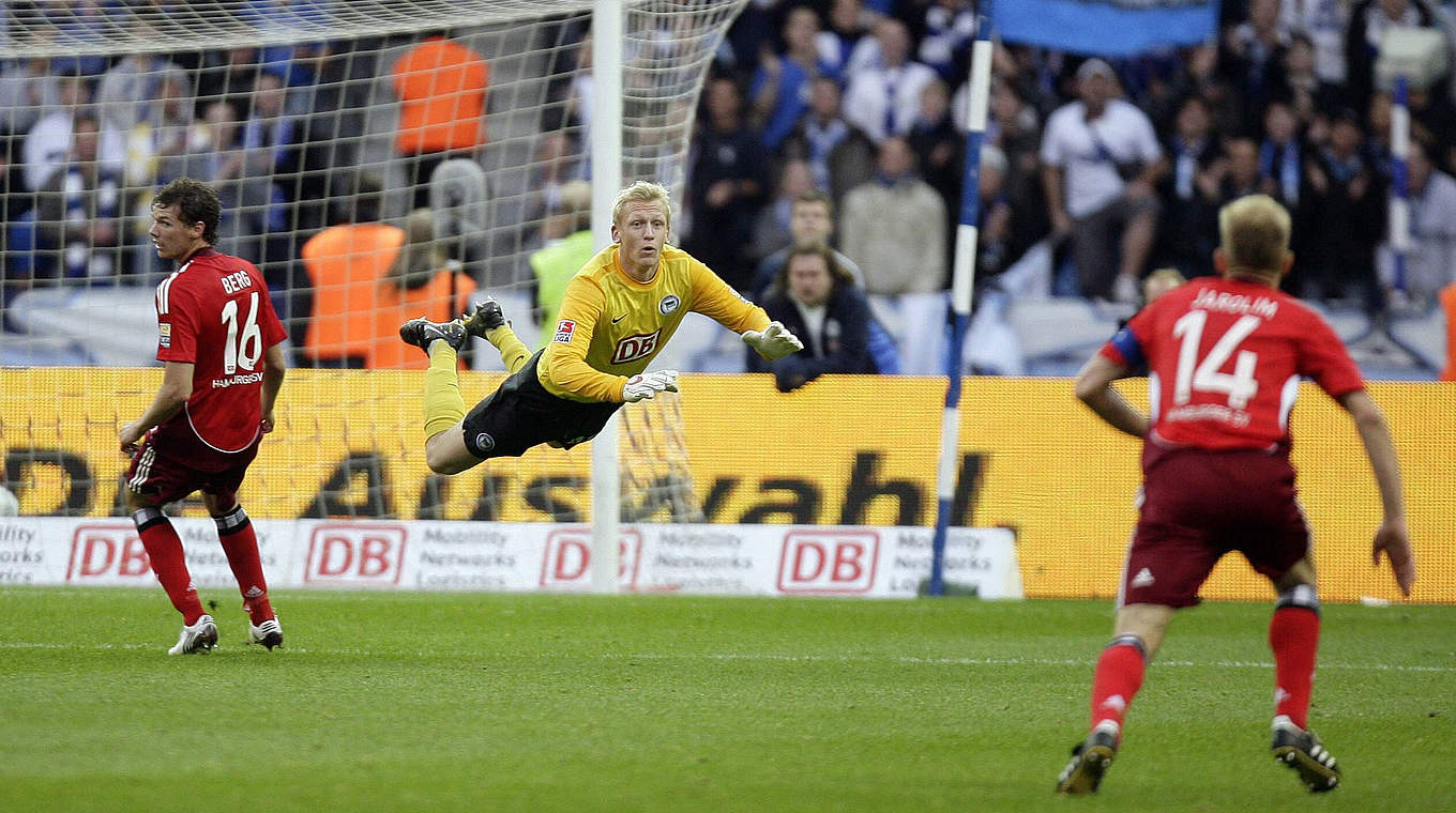 Zwei Flugkopfballeinlagen, zwei Gegentore: Hertha-Keeper Sascha Burchert 2009 © imago sportfotodienst