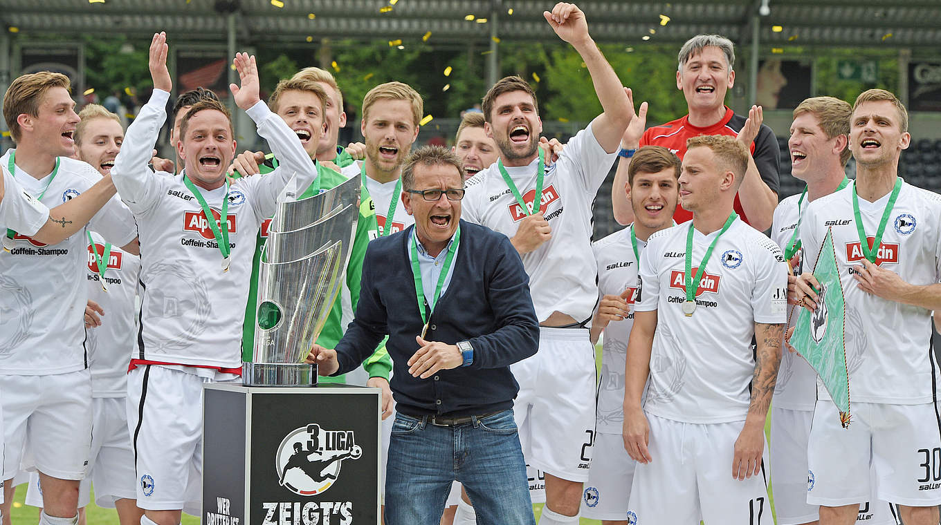 Meier feiert 2015 mit Bielefeld: Drittligameister und Einzug ins DFB-Pokalhalbfinale © 2015 Getty Images