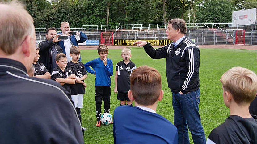 Trainerlegende Otto Rehhagel Bei Sw Essen