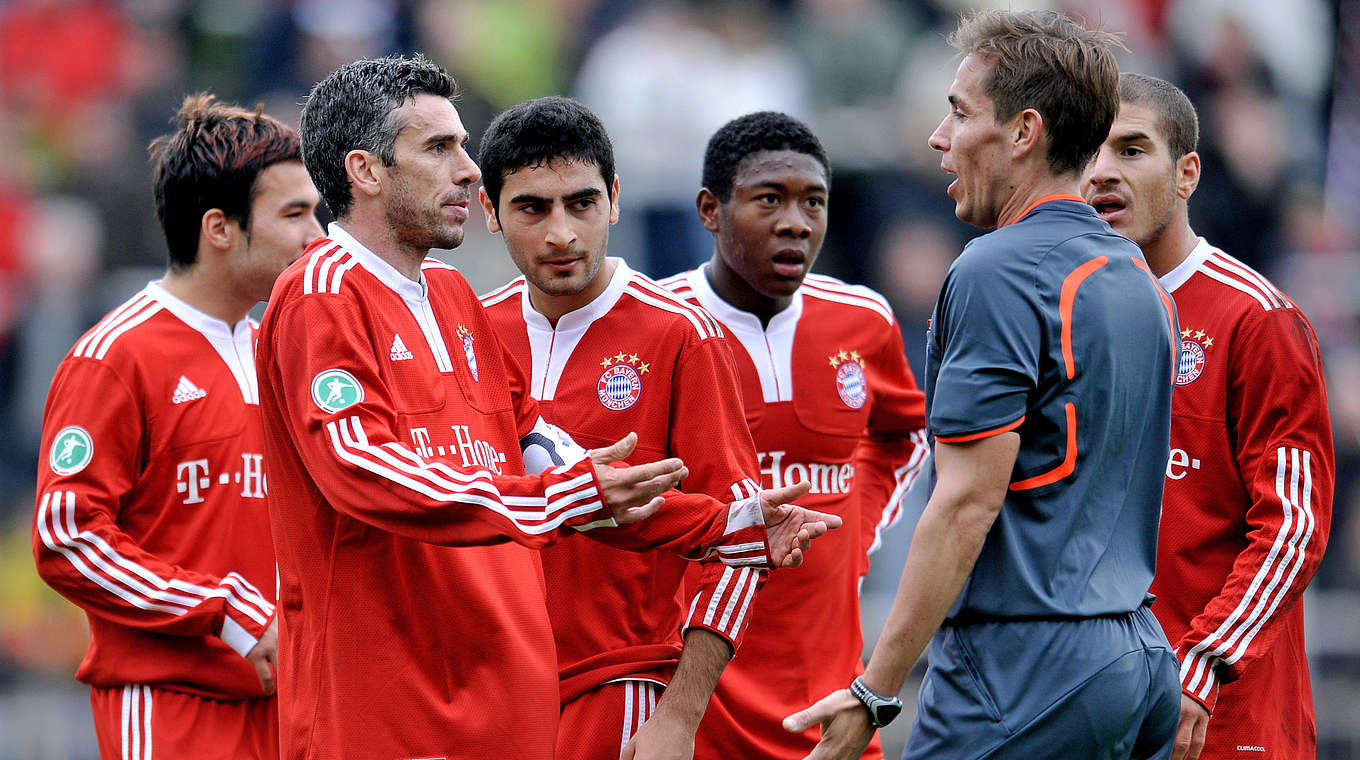 Bayern-Spieler Danny Schwarz (2.v.l.): "Es war der einzige Platzverweis meiner Karriere" © 2009 Getty Images