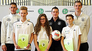 U-Nationalspieler mit DFB-Junior-Coaches: Neumann (l.) und Tigges (r.) © 2017 Getty Images