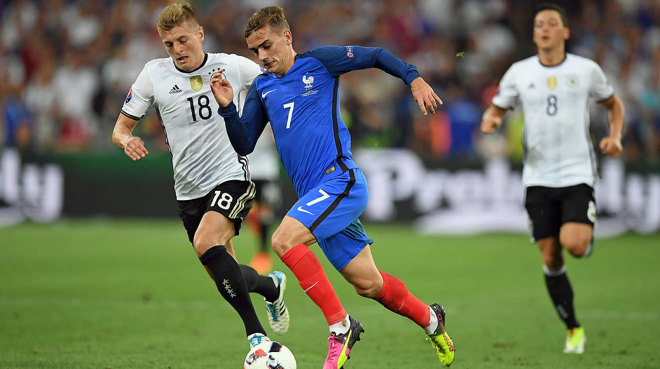 Aus im EM-Halbfinale 2016: Kroos (l.) und das DFB-Team gegen Griezmanns Franzosen © 2016 Getty Images