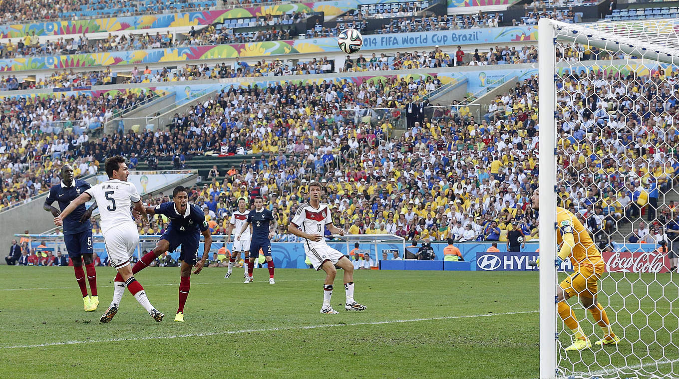 Das goldene Tor im WM-Viertelfinale 2014: Mats Hummels (2.v.l.) köpft den Siegtreffer © imago/ActionPictures