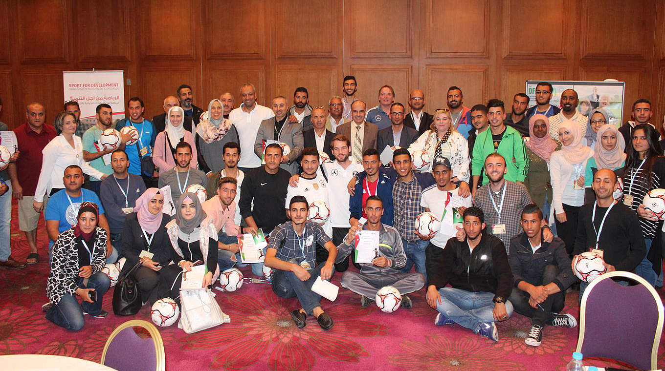 "Eine absolut positive Erfahrung": Teilnehmer der Konferenz im jordanischen Amman © DFB