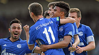 Fünfmal jubeln: Goller (11) schießt Schalke beim 5:0 in Klosterhardt in Führung © imago/Team 2