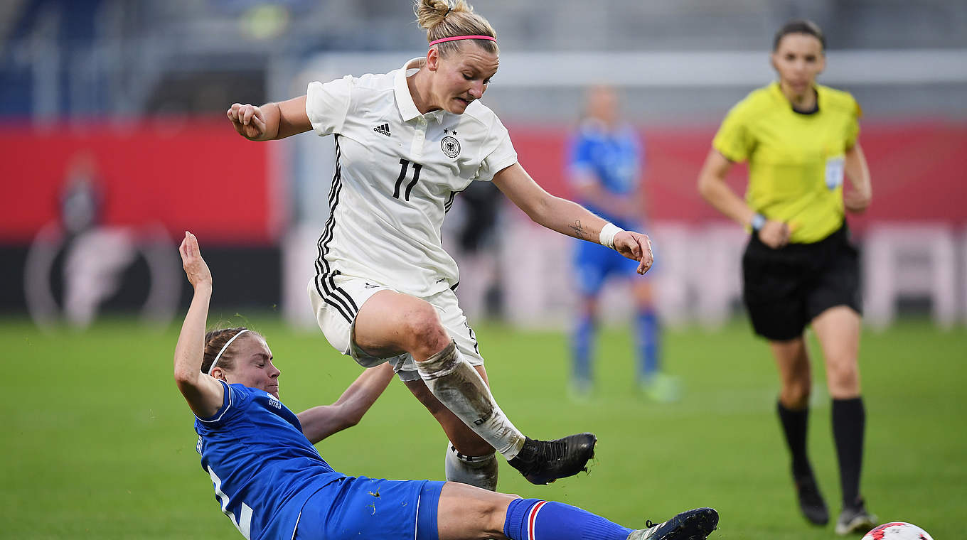 Freut sich über die Unterstützung ihrer Freunde: Nationalspielerin Alexandra Popp (o.) © 2017 Getty Images