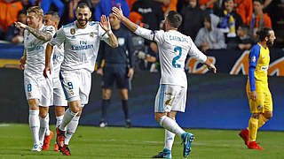 Jubel über den vorzeitigen Sprung ins Achtelfinale: Real Madrid und Toni Kroos (l.) © AFP/Getty Images