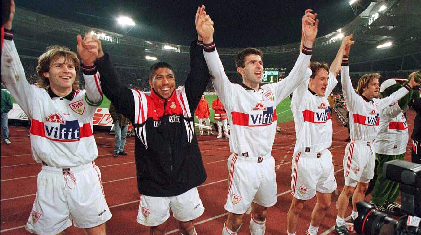 Großer Erfolg: Schneider holt mit dem VfB unter anderem die Meisterschaft 1992 © Bongarts