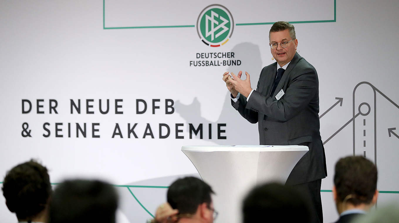 "Wir haben die Basis mitgenommen": DFB-Präsident Reinhard Grindel © 2017 Getty Images