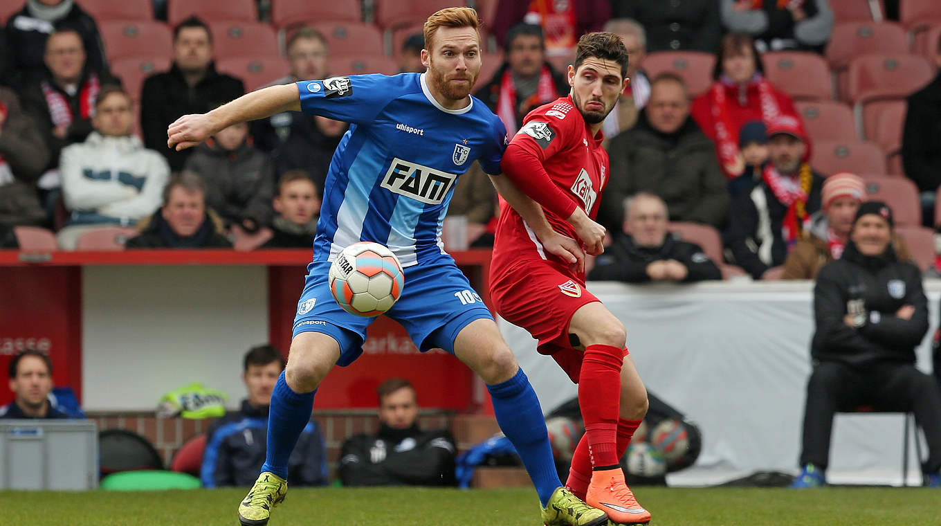 Szene aus dem letzten Duell: Magdeburg misst sich im Test mit Energie Cottbus © 2016 Getty Images