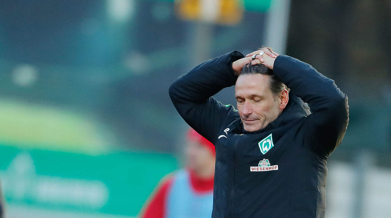 Seit 13 Spieltagen ohne Sieg: Werder Bremen II mit dem neuen Trainer Oliver Zapel © 2017 Getty Images