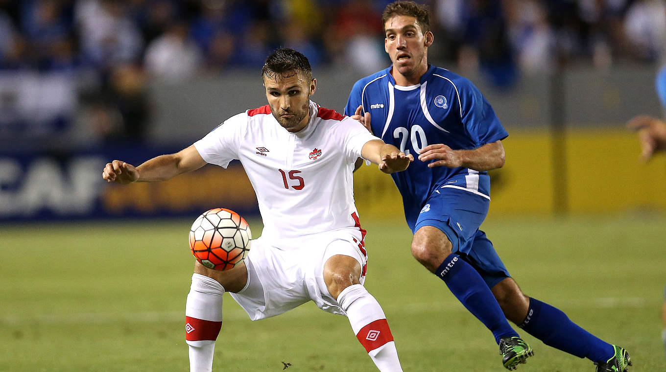 43 Länderspiele für Kanada: Abwehrspieler Adam Straith (l.) © 2015 Getty Images