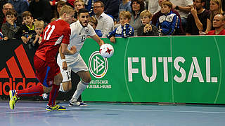 Volles Haus und starker Auftritt: Muhammet Sözer (r.) und die deutschen Futsaler © 2017 Getty Images