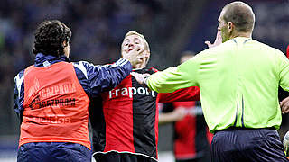 Erster Reservist mit Roter Karte: Schalkes Carlos Grossmüller (l.) auf der Bank © imago sportfotodienst