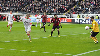 Ein genialer Moment reicht: Schweinsteiger trifft per Hacke, Bayern ist Meister 2013 © imago sportfotodienst