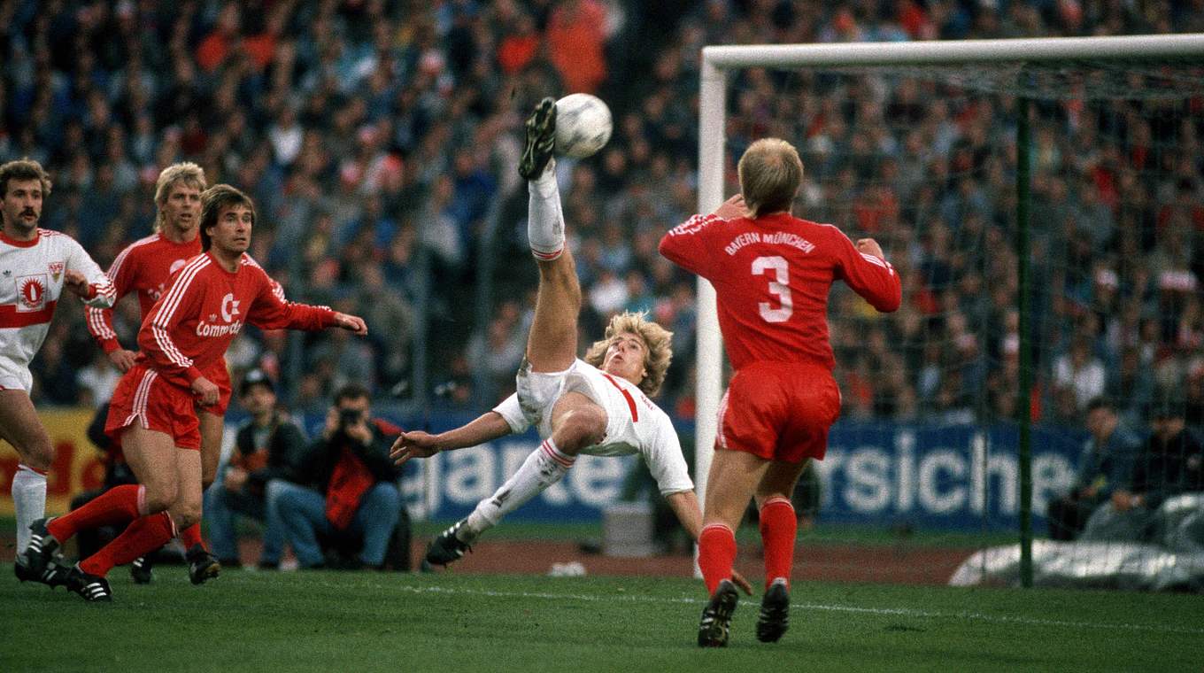 Traumtor gegen die Bayern: Jürgen Klinsmann trifft per Fallrückzieher © imago sportfotodienst