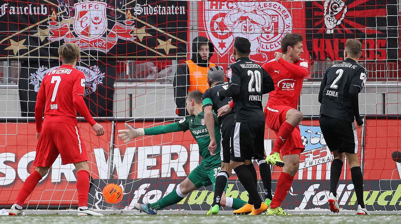 Wieder kein Sieg: Zwickau spielt am vergangenen Spieltag in Halle nur 1:1 © 2017 Getty Images