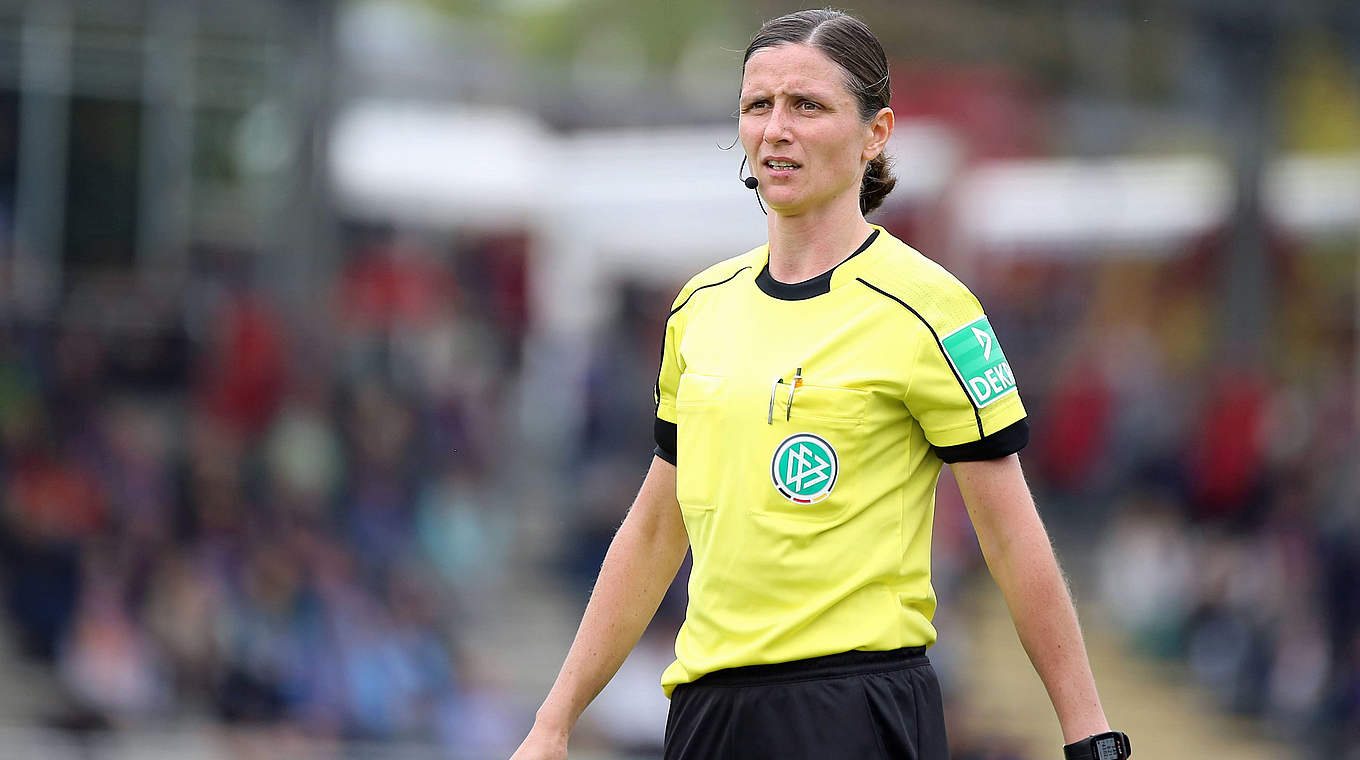 Leitet ihr 22. Spiel in der Frauen-Bundesliga: die DFB-Schiedsrichterin Susann Kunkel © imago/Hartenfelser
