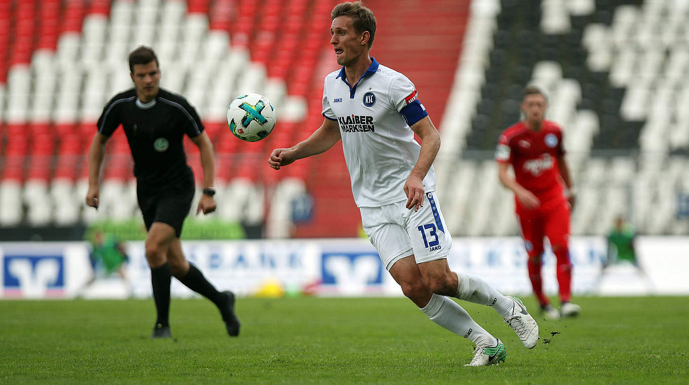 Nach drei Monaten Verletzung zurück beim KSC: Spielführer Kai Bülow gegen Jena © imago/Sportfoto Rudel