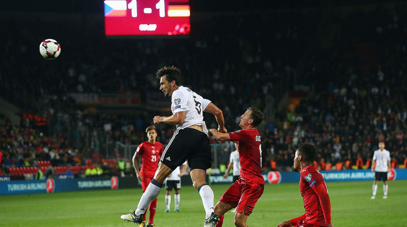 Siegtreffer kurz vor Schluss: Hummels köpft das DFB-Team in Tschechien zum Erfolg © 2017 Getty Images